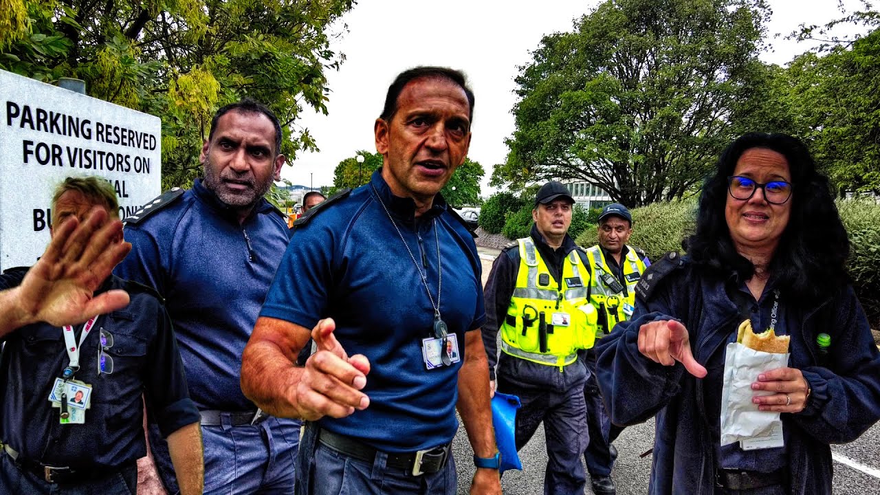 BORDER FORCE DEMAND I TURN MY CAMERA OFF, AND SAY IT'S ILLEGAL TO FILM THEM!!!! - Custom House LHR