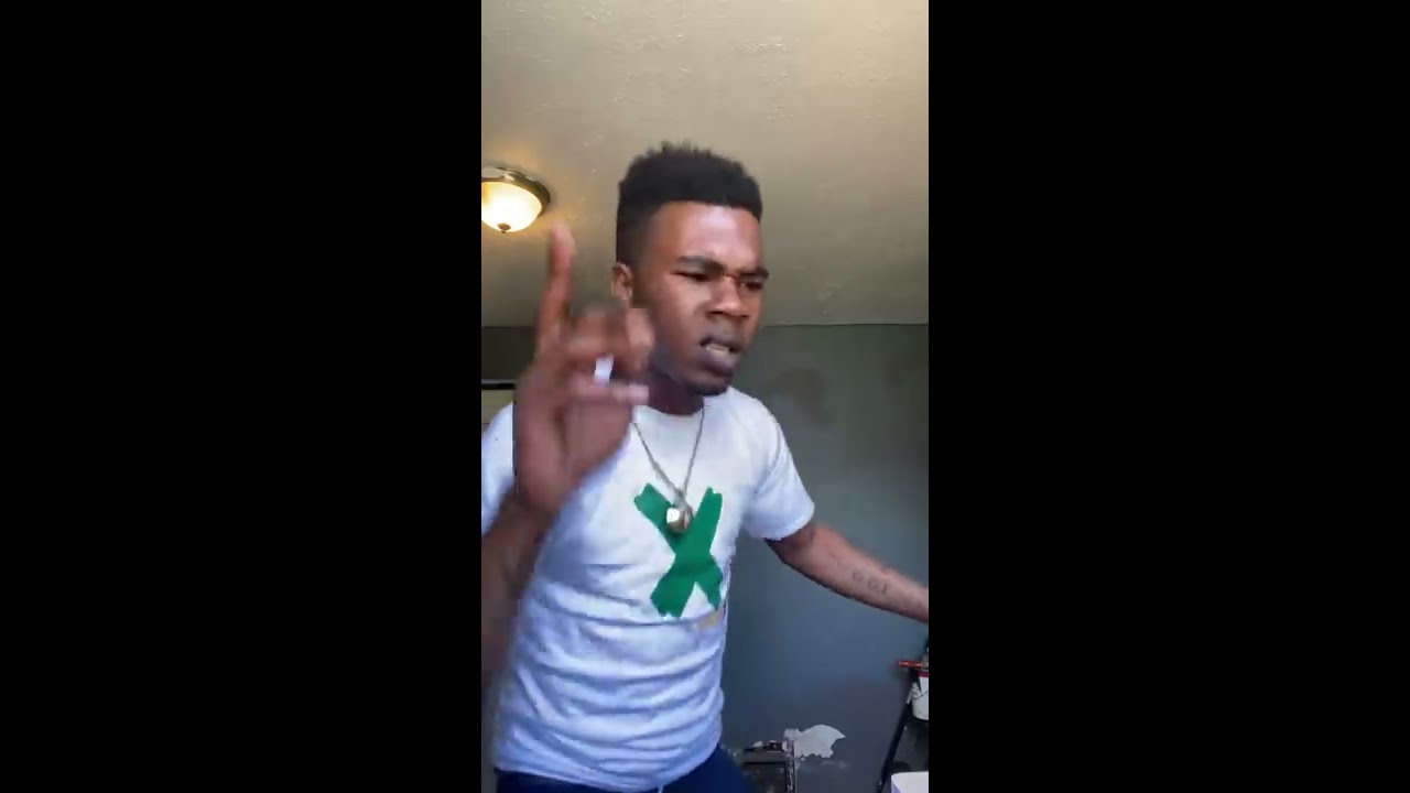 Jahmiel Answers Chronic Law: Is The Song Weak or Wah ?  🤦🏿‍♂️😂 | Facebook Hero Reacts To