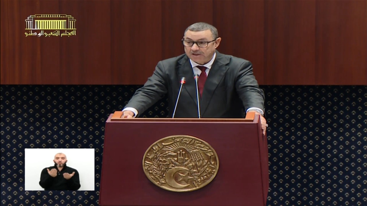 وزير الداخلية والجماعات المحلية والنقل يعرض النص المتعلق بالتنظيم الإقليمي للبلاد