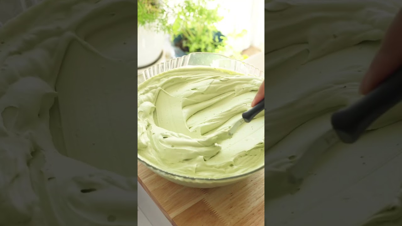 Stabilized matcha whipped cream frosting ☁️