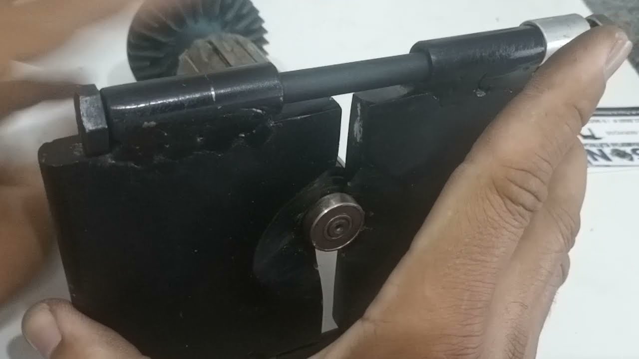 Como sacar o pião e rolamento da serra Bosch titan