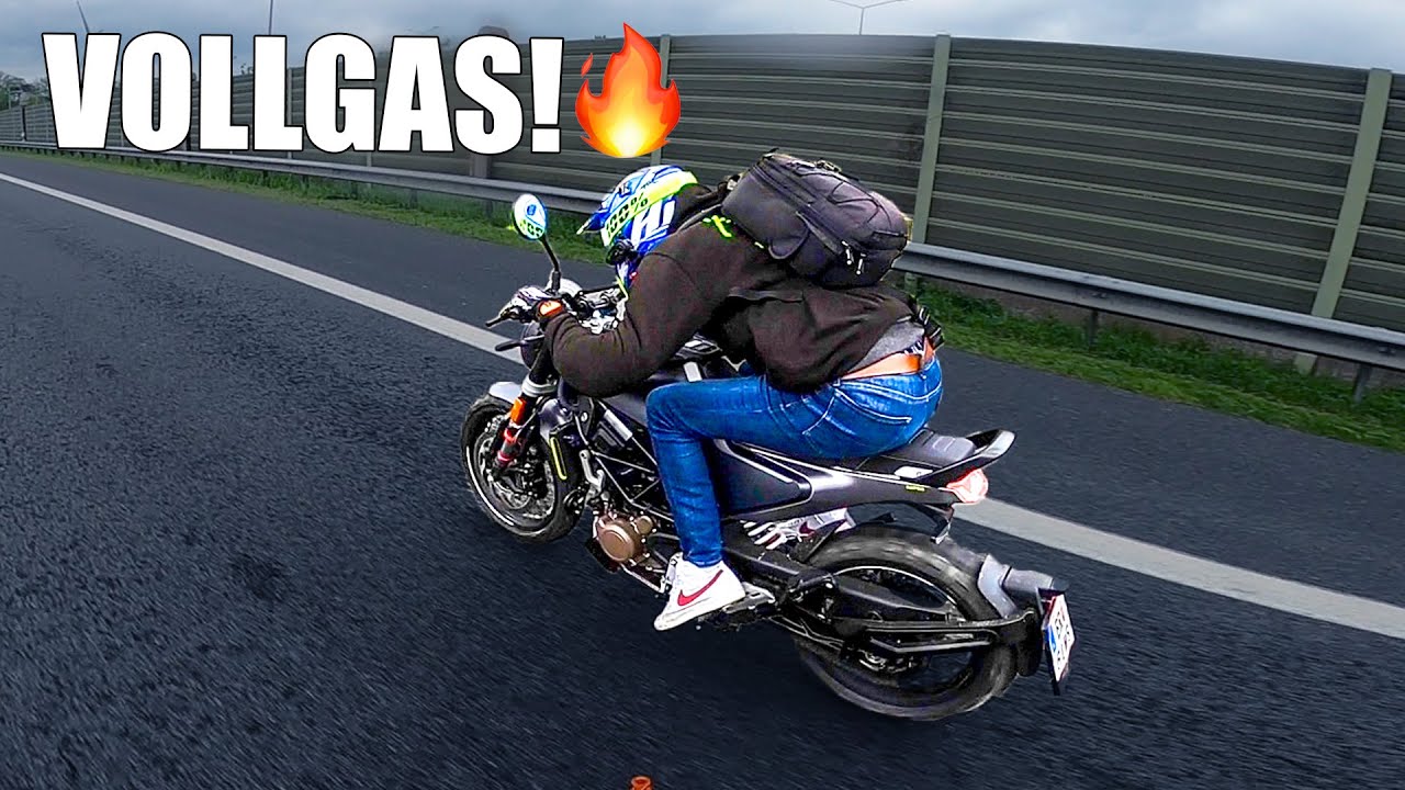 HUSQVARNA SVARTPILEN 125CCM TOPSPEED AUF DER AUTOBAHN