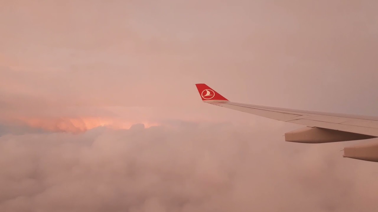 UÇAK SEYAHATİNDE DUSELDORF VE İSTANBUL GECE MANZARASİ