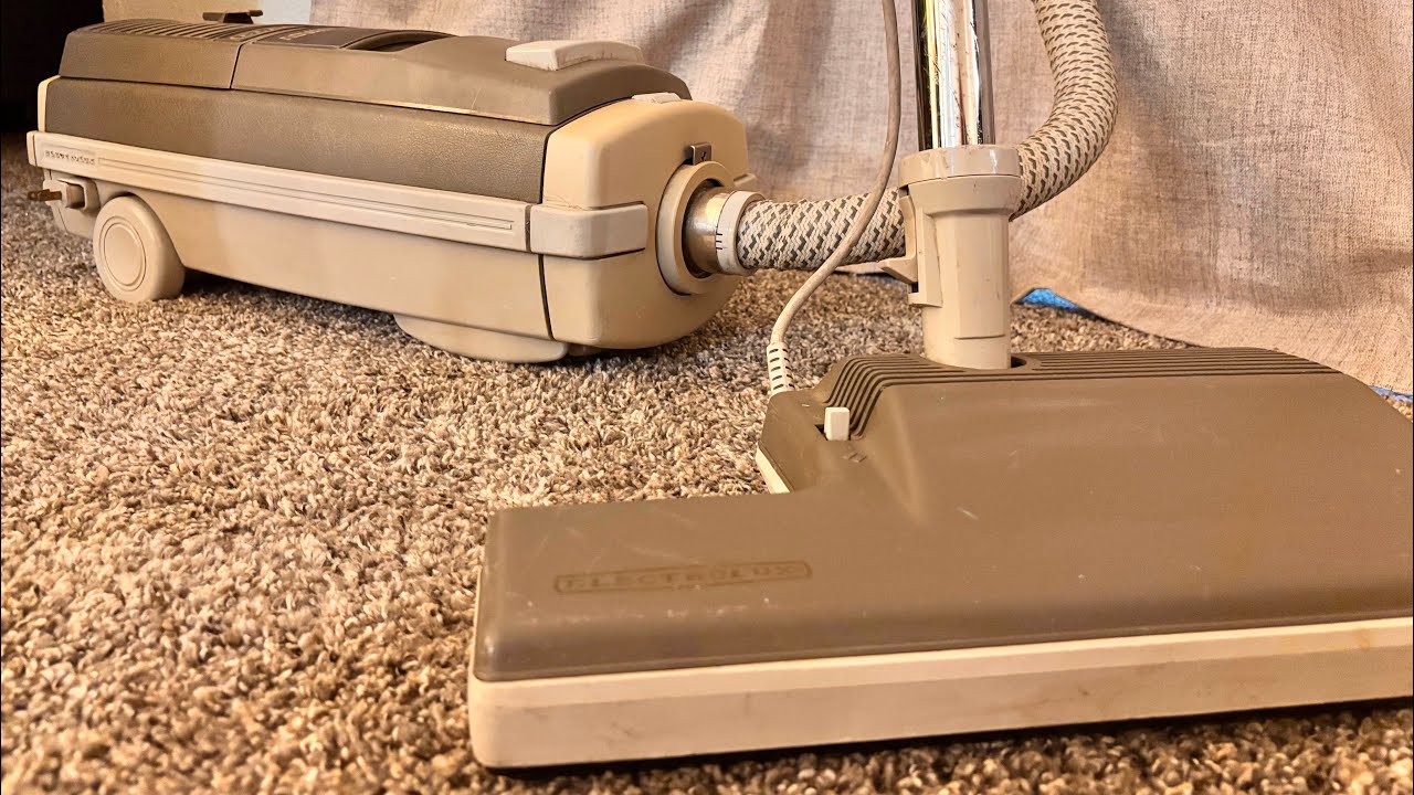 Vacuum Exposition Episode 127: The 1995 Electrolux Advantage!