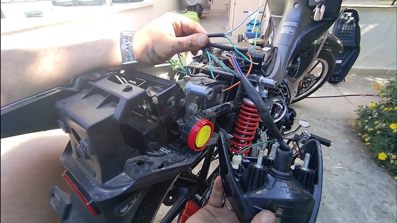 daytona sprinter 125 + πίσω φανάρι από dynamic modenas = τέλειο αποτέλεσμα!!!!