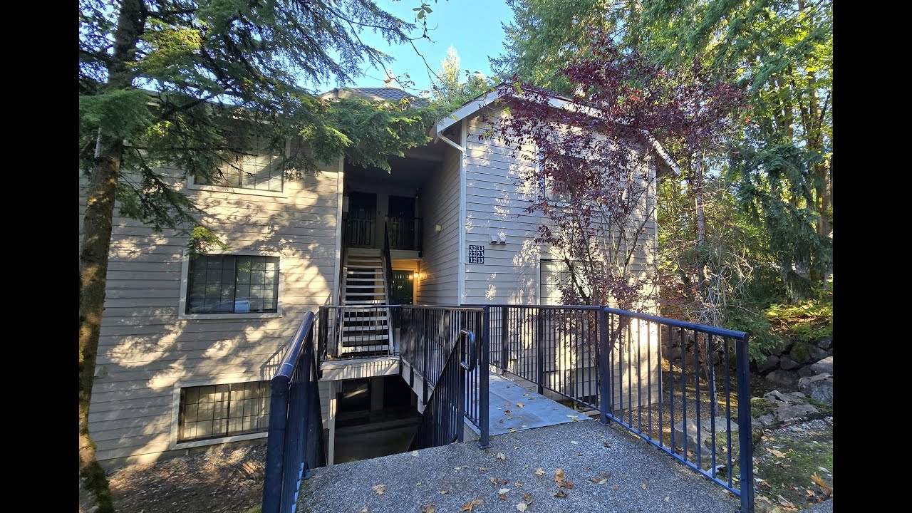 Real Estate Home Video Tour @12515 Ne 116th St #B23; Kirkland; WA 98034