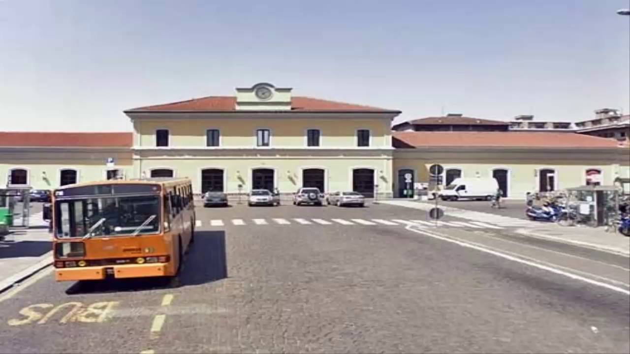 Annunci alla stazione di Pavia! [By AleTrains00]