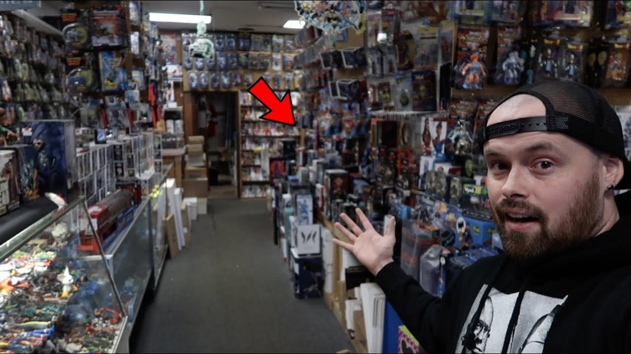 TOY HUNTING AT A HUGE TOY STORE! OLD RARE MARVEL LEGENDS, HOT TOYS, S.H. FIGUARTS AND MORE!