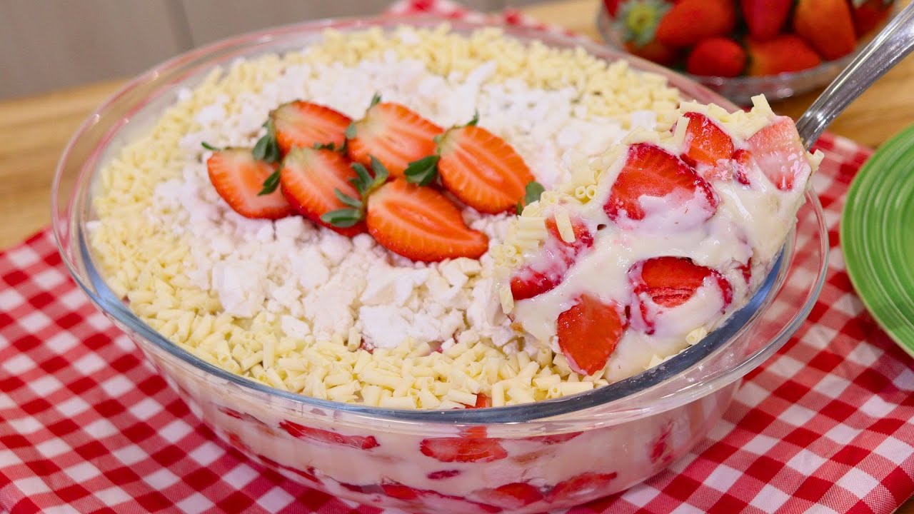 PAV&Ecirc; CREMOSO DE MORANGO COM SUSPIRO F&Aacute;CIL E R&Aacute;PIDO DE FAZER | PAV&Ecirc; SIMPLES E F&Aacute;CIL DE MORANGO