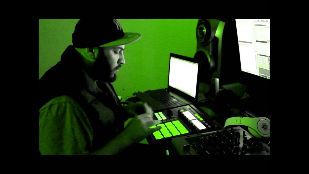 DJ FAT SAM - Maschine Skillz - Making abeat in 3 min !!