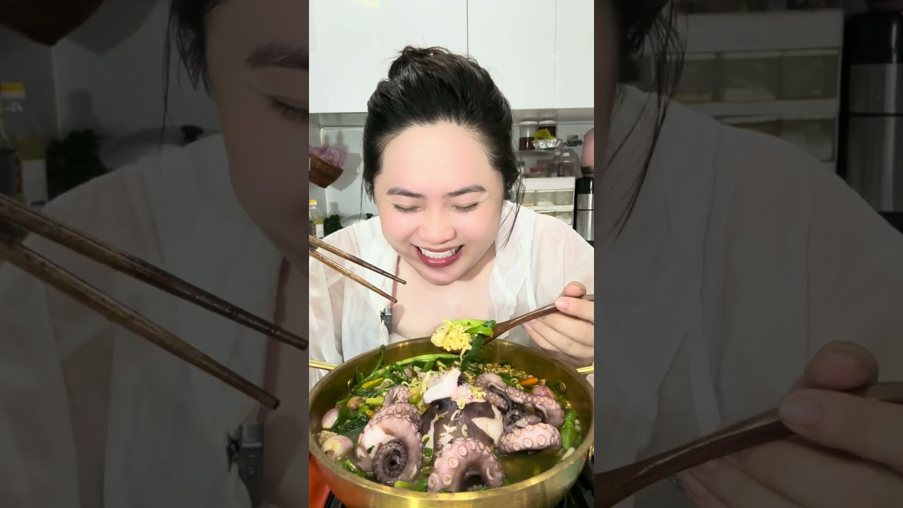 MÌ TÔM CÙNG EM BẠCH TUỘC SIU TO ngon bá cháy