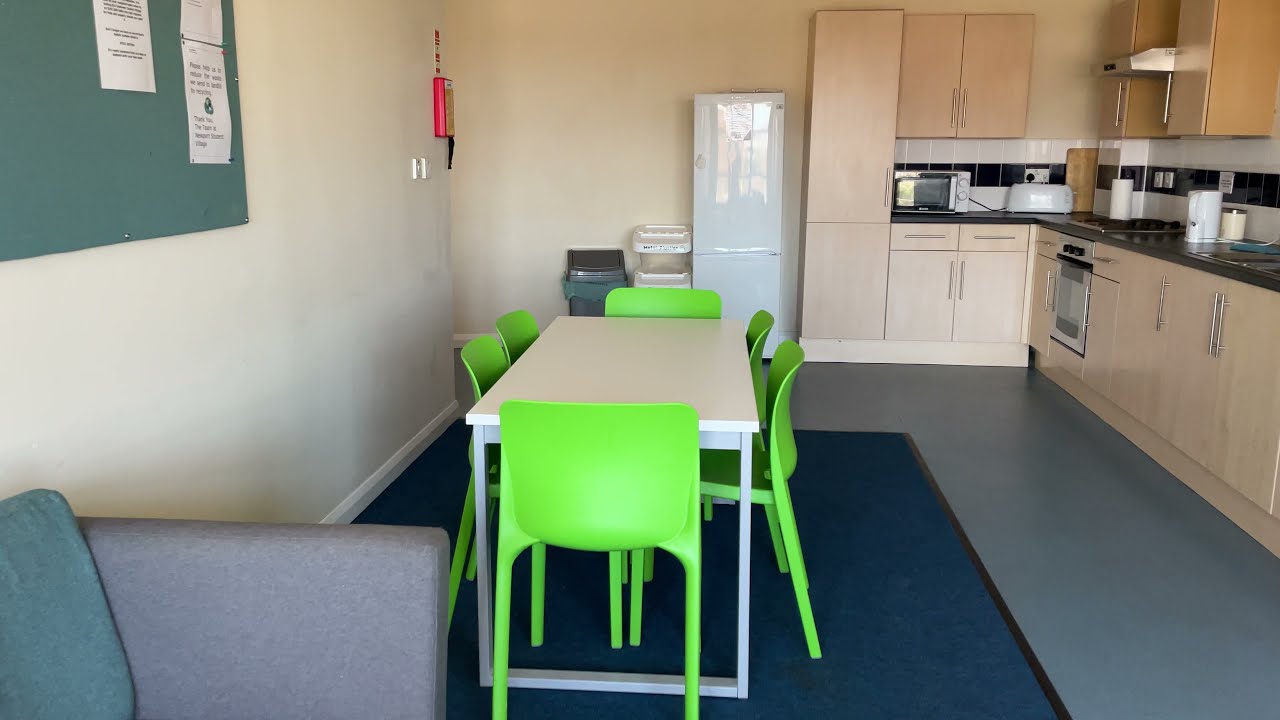 Newport Student Village room tour