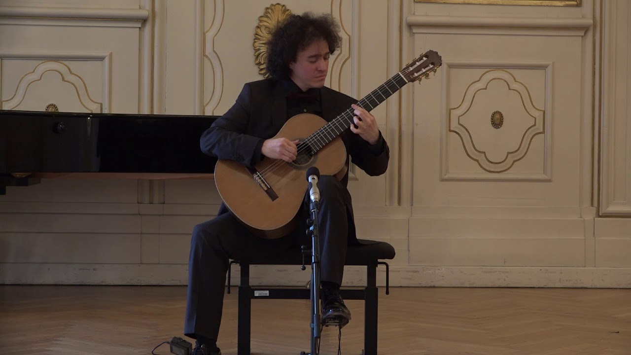 Cecilio Perera plays La mestiza by Chan Cil