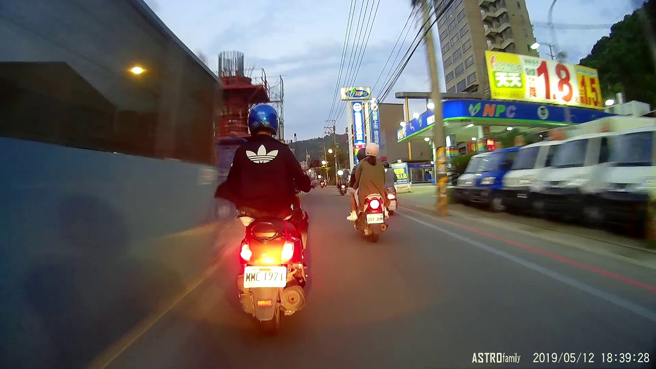 車速分流  慢車靠右