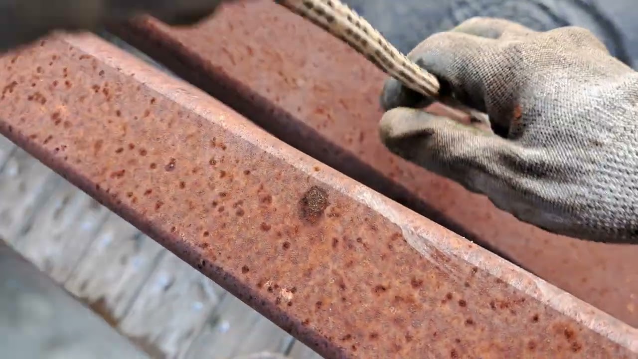 Magnet Fishing from a bridge 