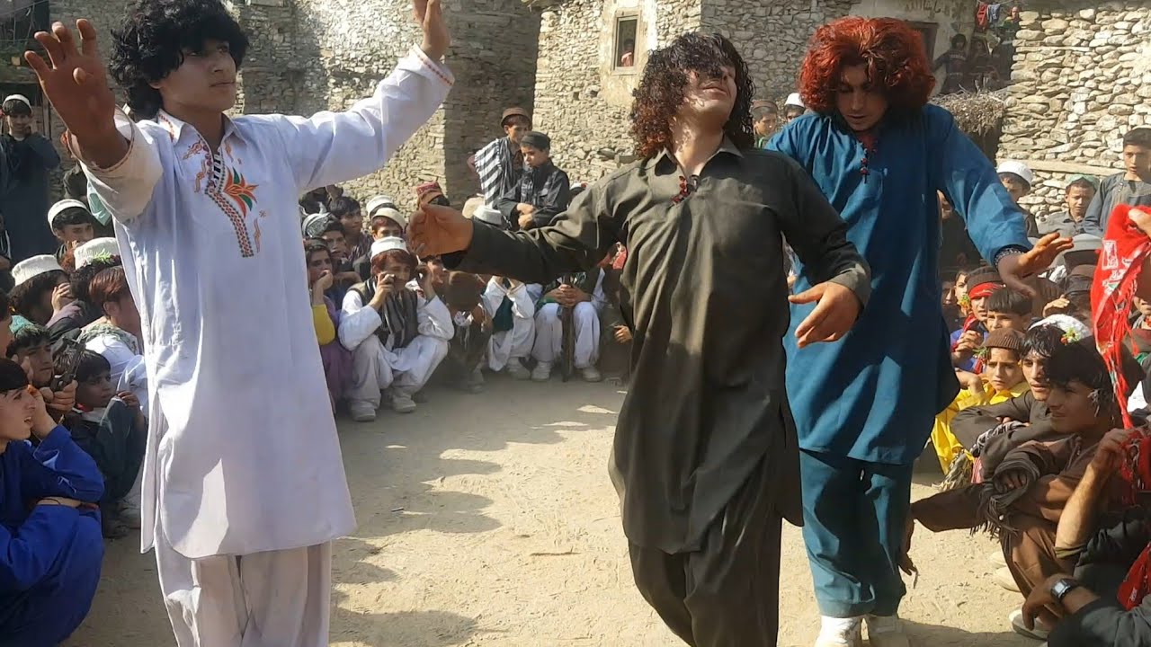 عجب فیشن عجب مستی.  #afghanistan #villagelife #tradition 