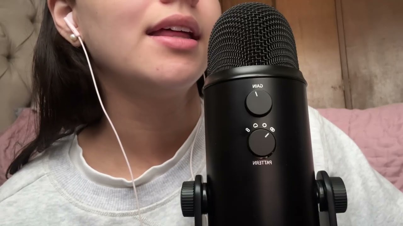 ASMR 12 Days of Christmas Day 7: Christmas Poems in Spanish
