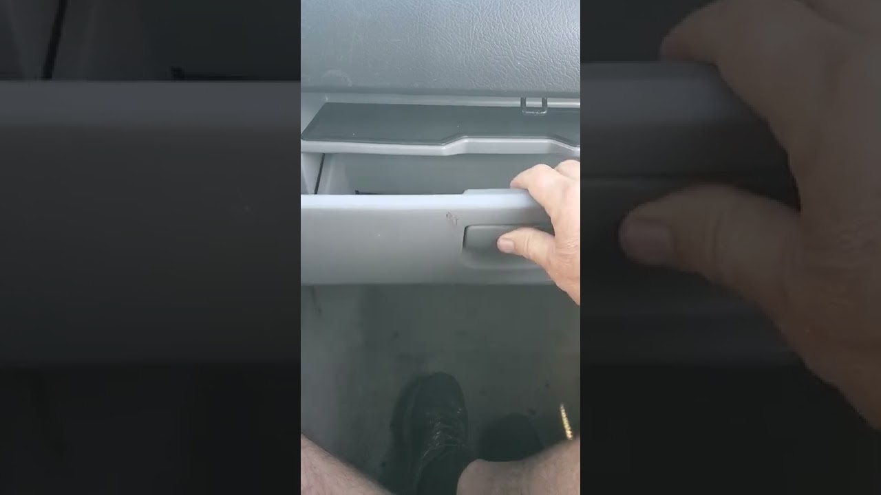 2006 Kia Sorrento cabin air filter