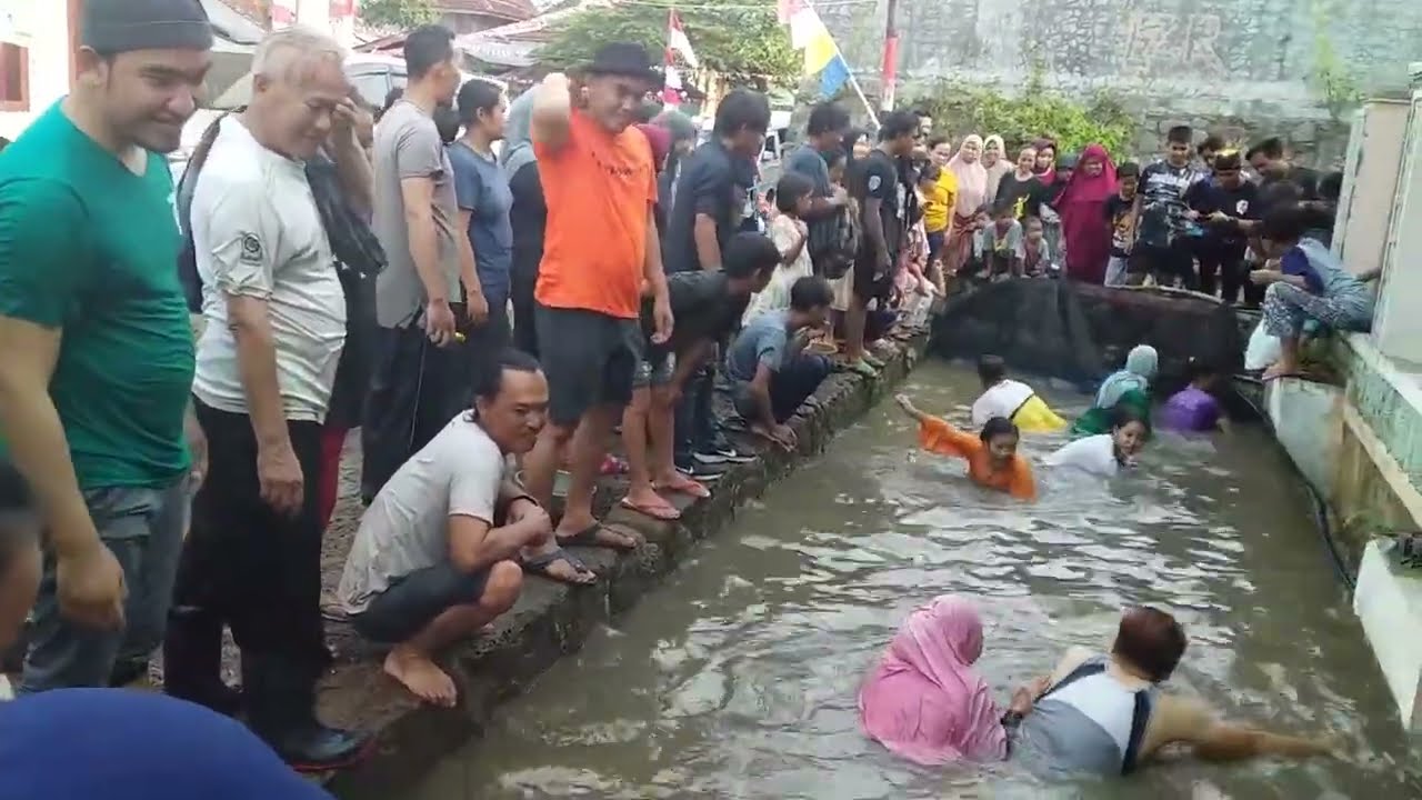 Loba tangkep ikan di kali 17 agustus 2022