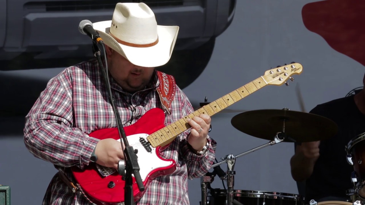 Opus D' Funk - Johnny Hiland at the 2016 Dallas International Guitar Show