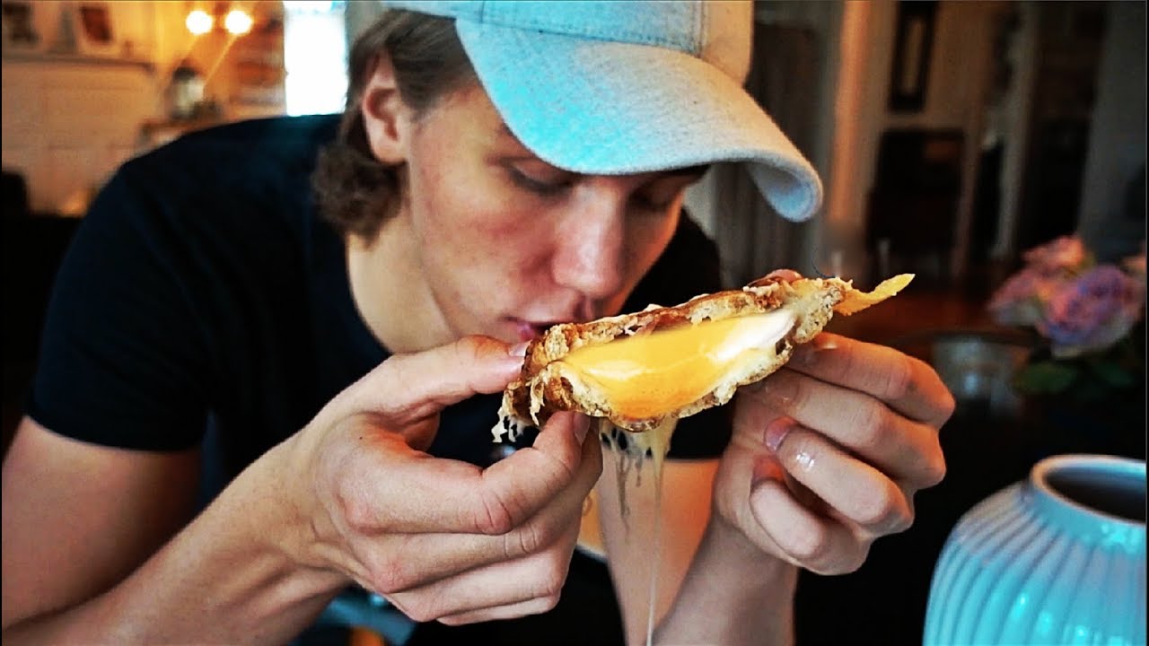 LAGER TOAST AV FOTBALLSPILLING INNE?! 🔥🧀 DEN ULTIMATE TOAST CHALLENGE!!
