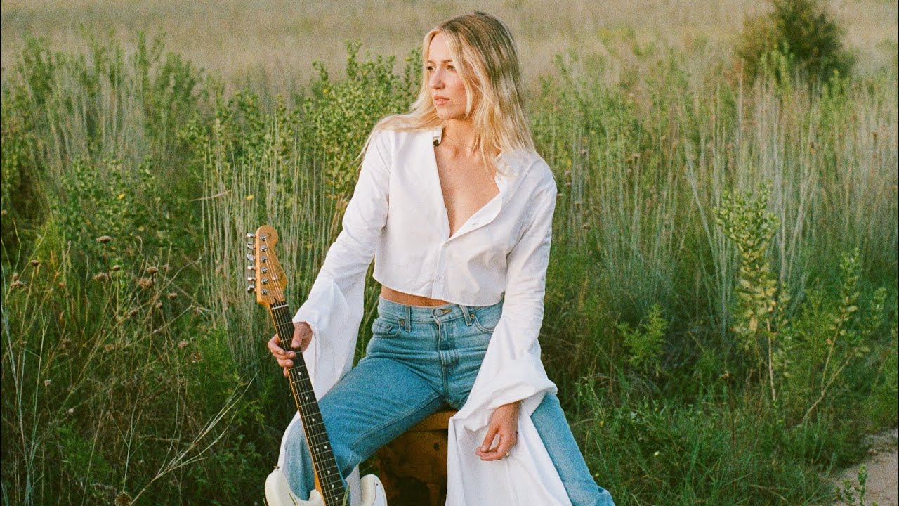 Roam - Monica Valli (Official Music Video)