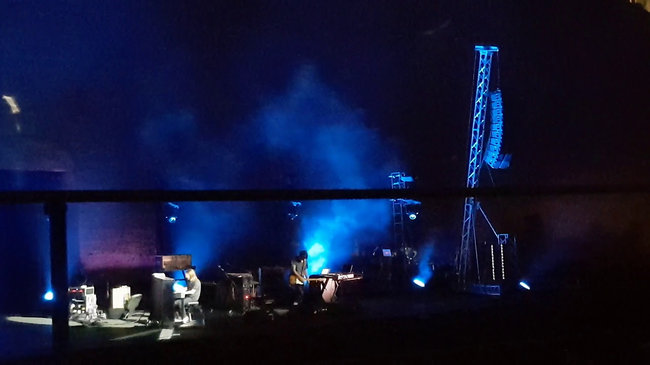 Thom Yorke & Jonny Greenwood (Radiohead) -Bloom (live)
