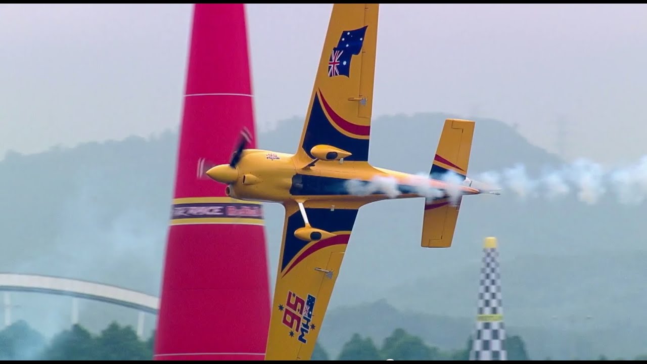 Precision flying in Gdynia - Red Bull Air Race City Profile 2014