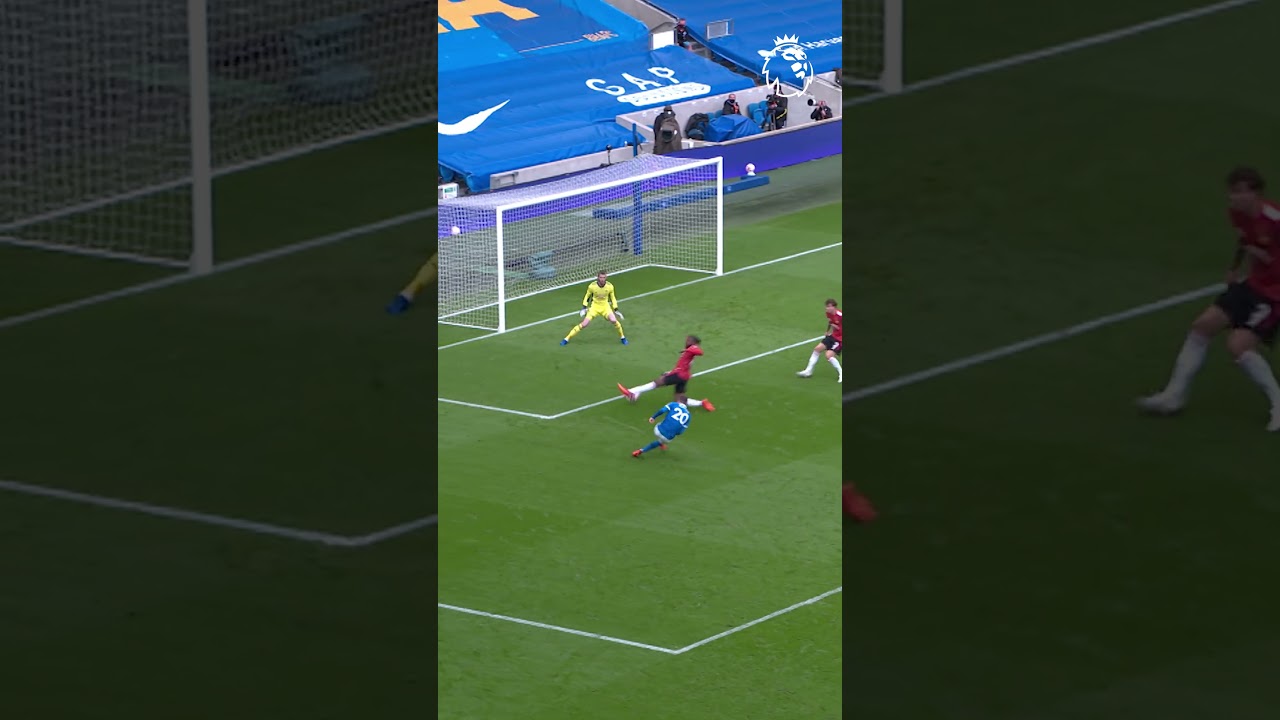 Hitting the woodwork 5 times vs Man Utd 😱