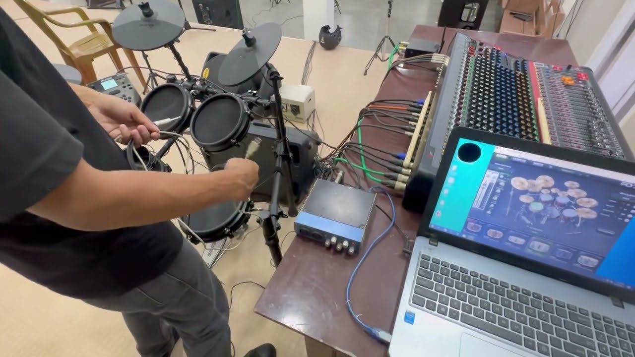Metallica Drum vuak rik dan
