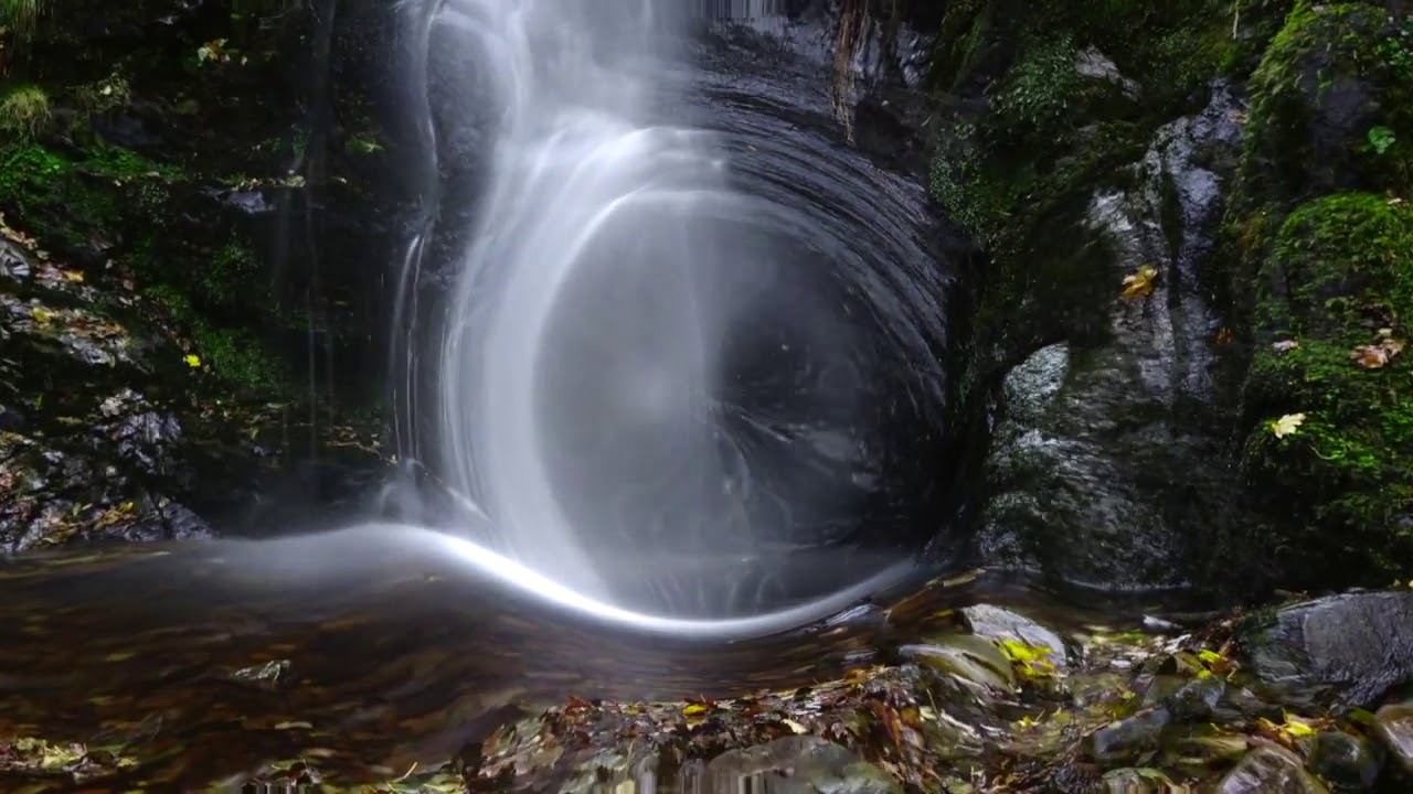 LOS RINCONES MÁS BONITOS DEL BIERZO  Cascada de Cantejeira
