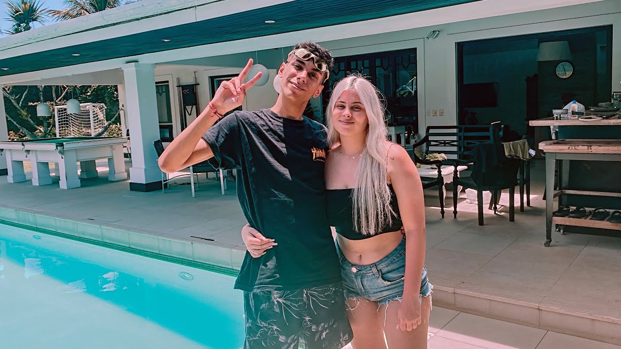 FÉRIAS NA PRAIA com MINHA NAMORADA !! ‹ Ine ›