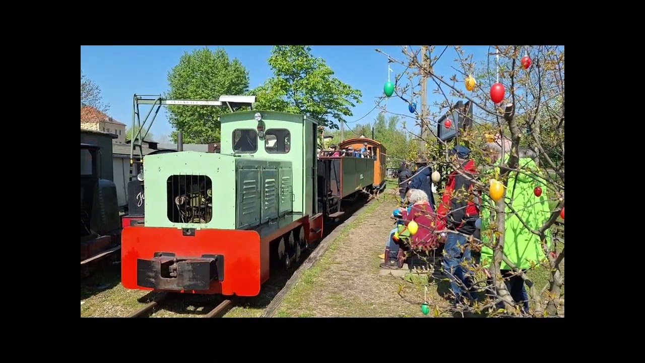DE-04179 Leipzig Museumsfeldbahn Lindenau Personenwagen im April 2025