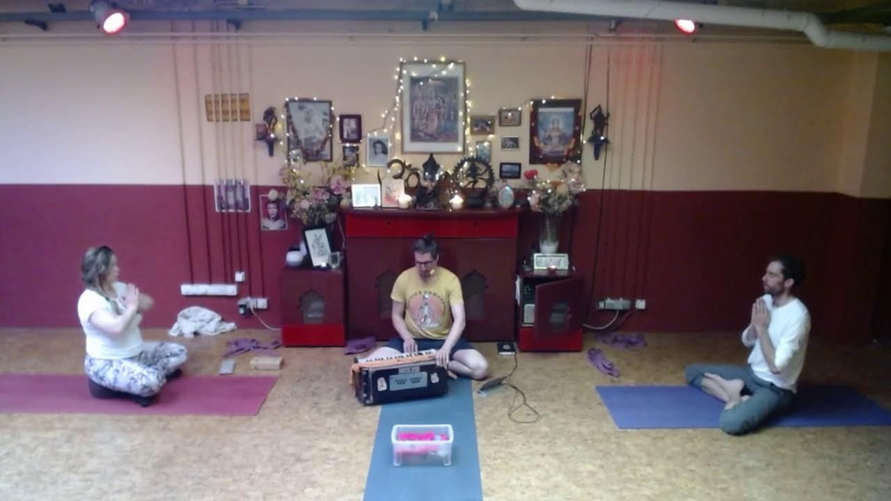 Community class (1 hr class) #liveyoga #staysafe #vinyasayoga #vinyasa [Live from Svaha Yoga]