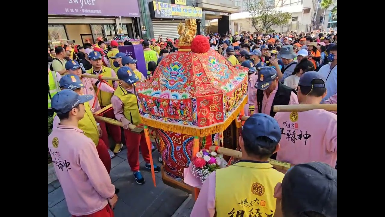 山邊媽祖，台中贊境。時尚女神必須美美的，緊急調頭停駕護膚店，再邀大庄媽一起來