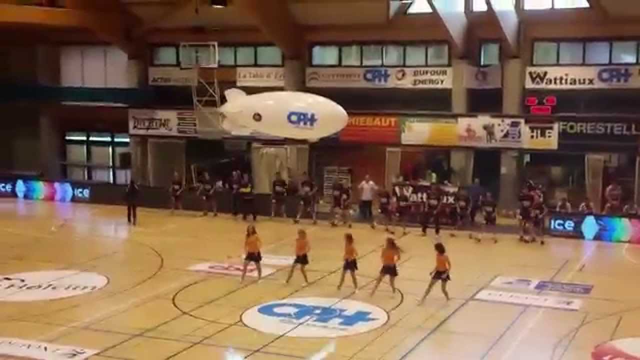 Le flashmob des 40 ans de l'Estu, vu du Kop