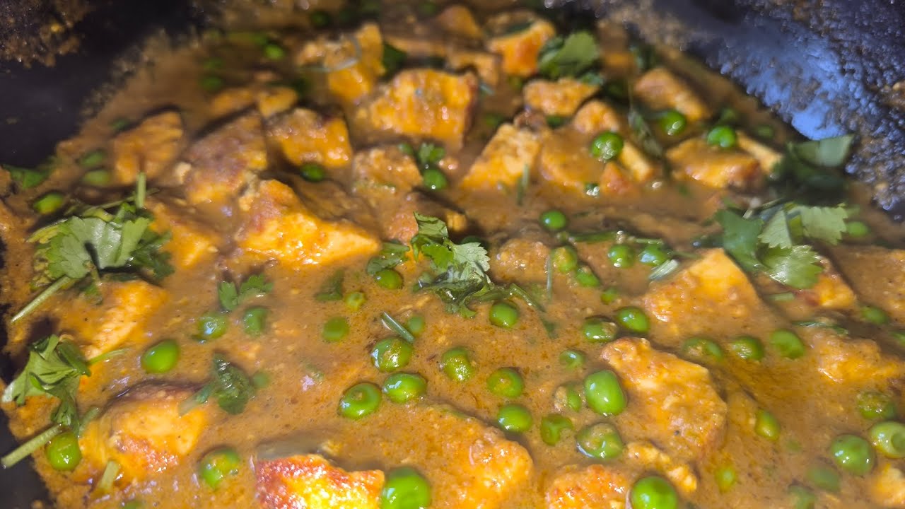 Matar Paneer Recipe | Dhaba Style Matar Paneer Sabji | Easy Indian Curry
