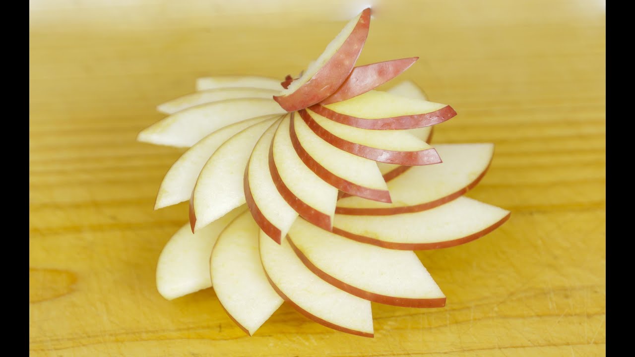 Simple Apple Swirl Garnishing Idea