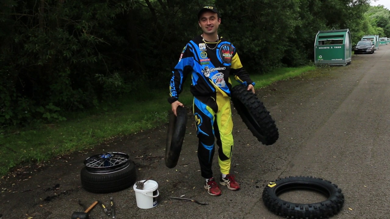 CHANGER PNEU ENDURO CROSS AVEC BIB MOUSS TYRE DÉMONTAGE ET REMONTAGE EN 5 MINUTES BIB MOUSSE REMOVAL
