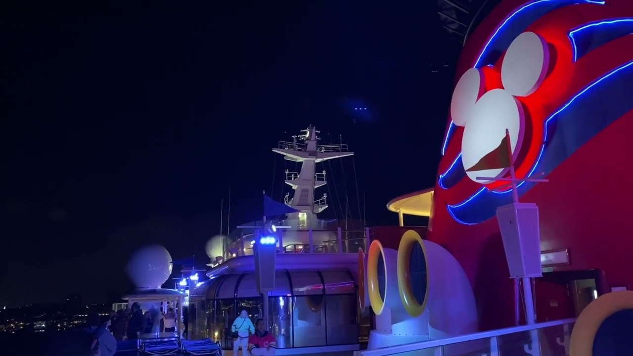 DISNEY CRUISE LINE * DISNEY WONDER ARRIVES IN SYDNEY AUSTRALIA