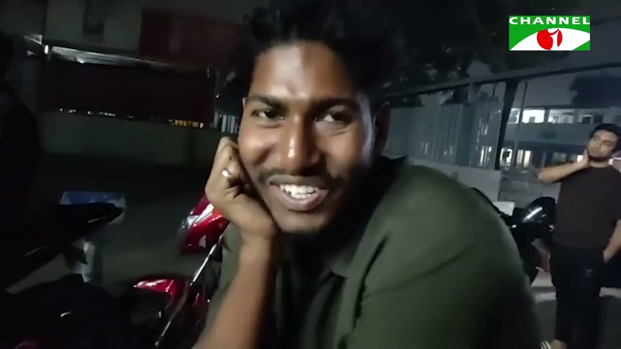 তেলের পাম্প গুলোতে হঠাৎ ভিড়...