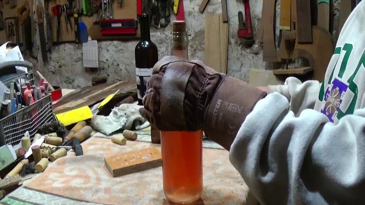 Cómo hacer vino casero parte 3.  Encorchado