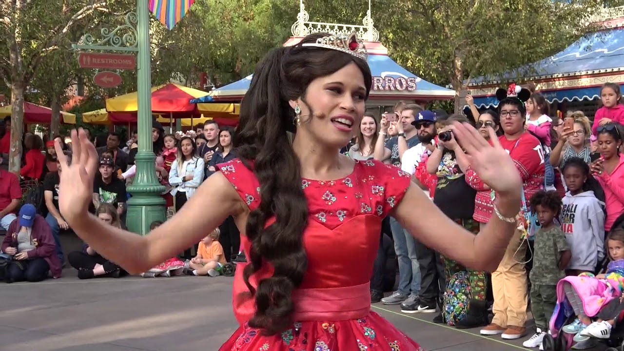 Princess Elena's Musical Grand Arrival - 2017 Holiday Time at the Disneyland Resort