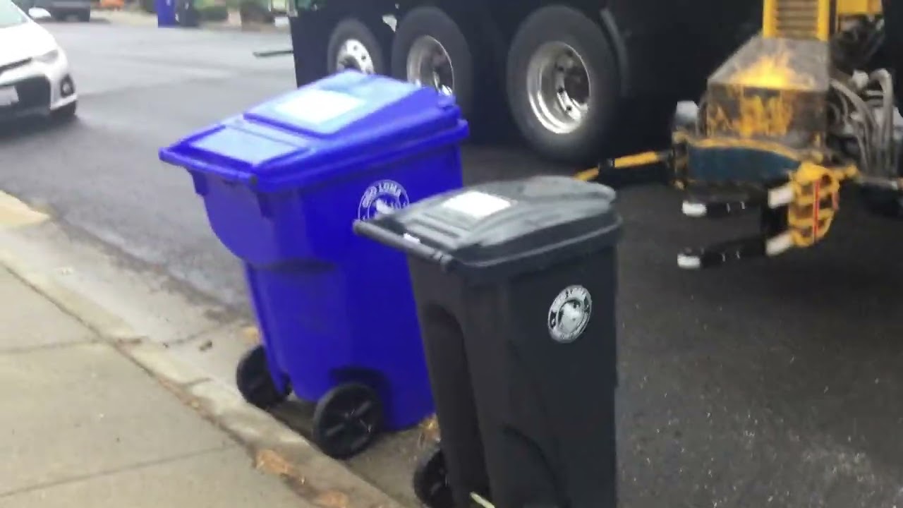 2024 Autocar ACX Mcneilus Zero Radius 108390 On Garbage