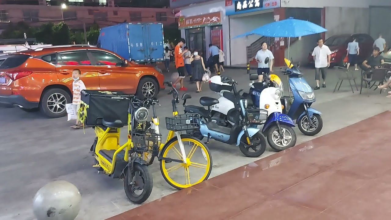 自由行到東莞 共聯商業街内食本地人氣杰西五烤雞 (CC字幕) Dongguan Downtown, China