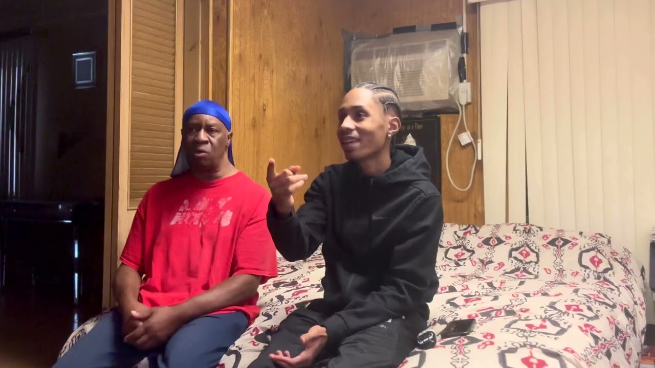 Обсуждаем дядьку, когда он говорит