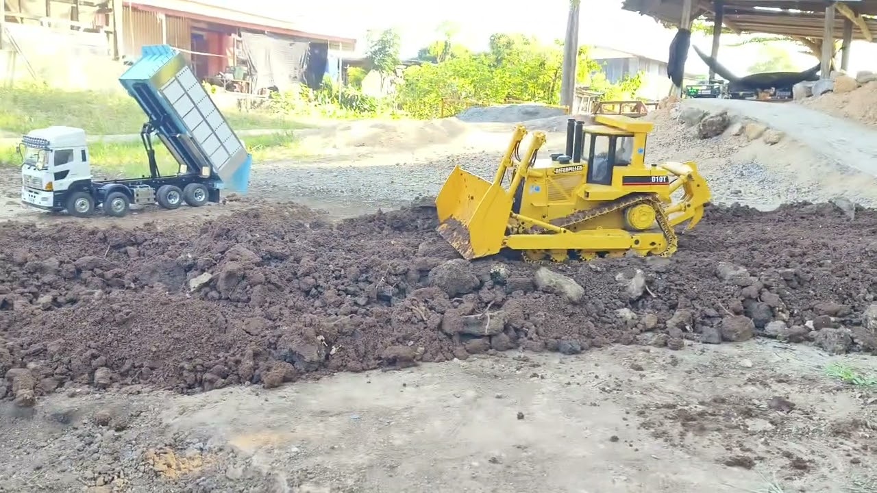 🇹🇭แทรกเตอร์ Cat D10T ดันดินทำถนน