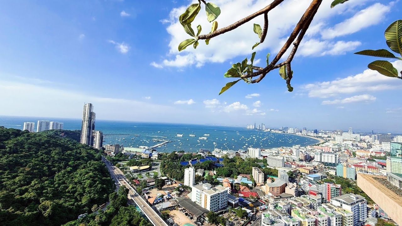 Unixx Hotel is very close to the pedestrian street | Pattaya, Thailand | Hotel Review🏨