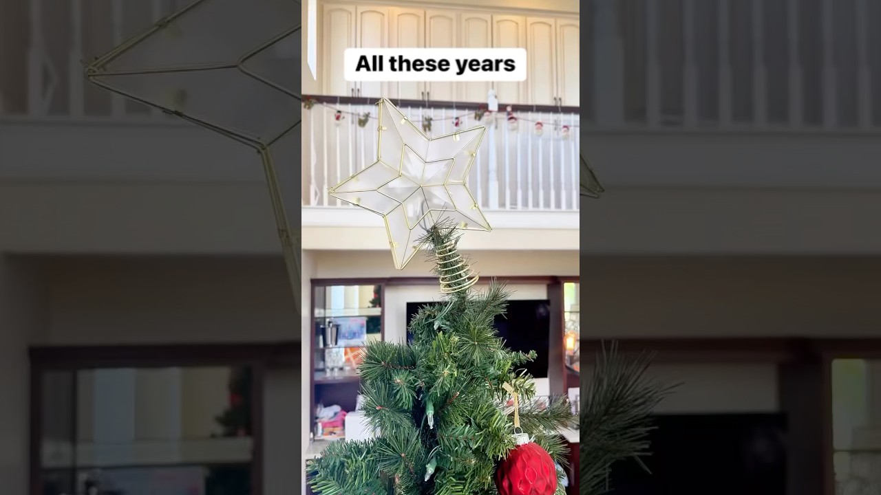 Bend the top to hold star upright #star #christmastree #christmas2024 #treedecorating