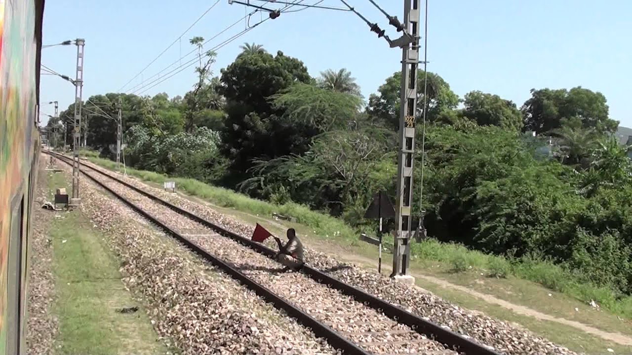 22209 Duronto Express Skipping Sawai Madhopur Junction!!!!!!